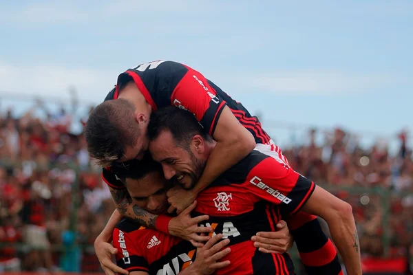 Antes de jogo no Mané Garrincha, Flamengo goleia pelo Carioca: 4 x 0