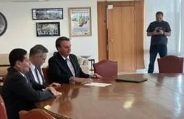 Vereador, Carlos Bolsonaro acompanha nomeação de André em Brasília