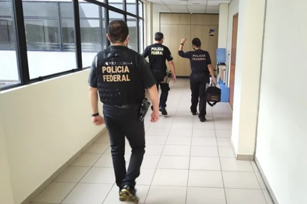 Policiais federais - Metrópoles