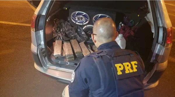 Vídeo: motorista de app que levava 10kg de maconha é preso no DF