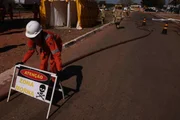 Rodovia DF-180 está interditada parcialmente no sistema Siga e Pare 