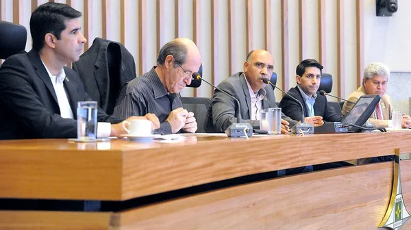 CPI da Saúde inicia trabalhos com a promessa de não morrer na UTI
