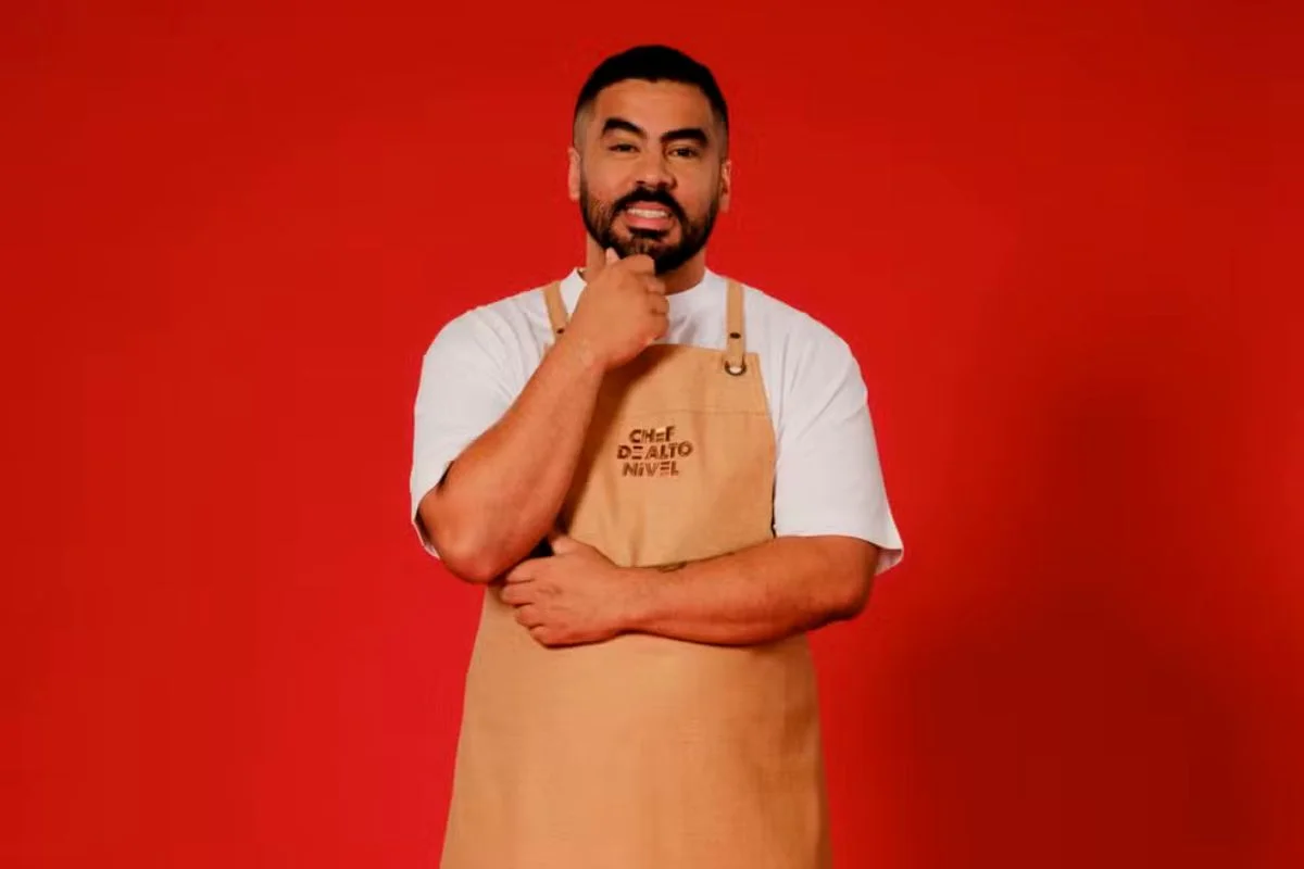 Jamil Máximo, 36 anos, profissional, é natural de Salvador (BA) e chef executivo do Grupo Preto, com 16 anos de experiência em cozinhas profissionais Jamil Máximo, 36 anos, profissional, é natural de Salvador (BA) e chef executivo do Grupo Preto, com 16 anos de experiência em cozinhas profissionais