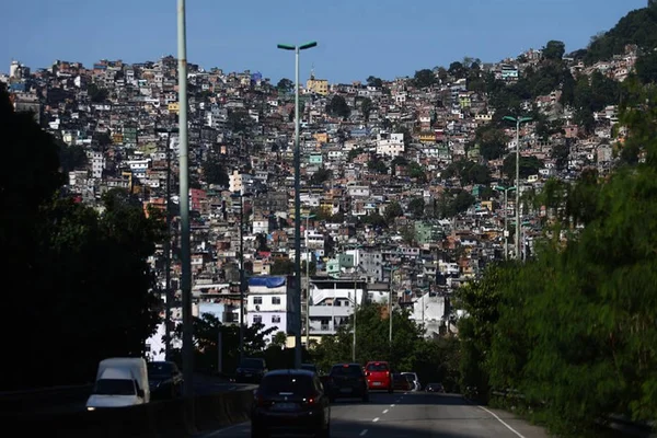 Tiroteio na Rocinha deixa moradores sem luz há mais de 24 horas