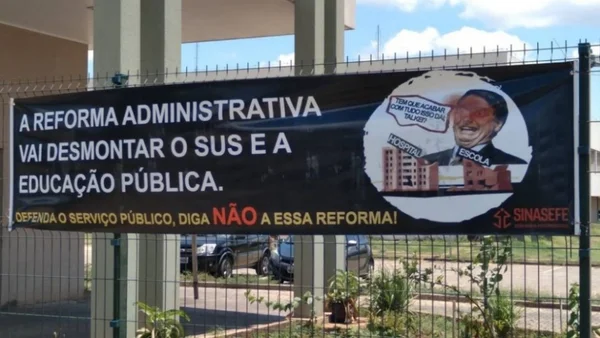 Cartaz contra Bolsonaro