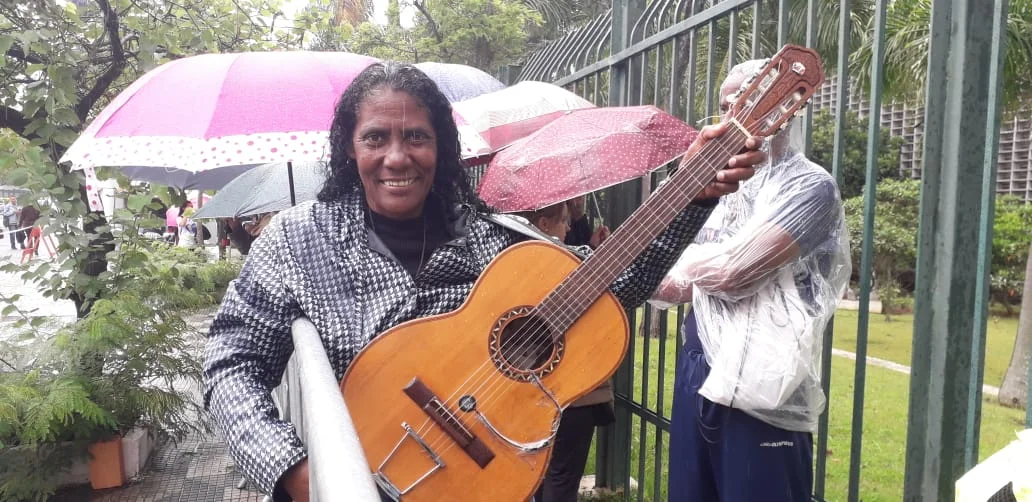 Ermelinda Vitar e Silva, 52 anos, é artista de rua e compareceu ao velório Ermelinda Vitar e Silva, 52 anos, é artista de rua e compareceu ao velório