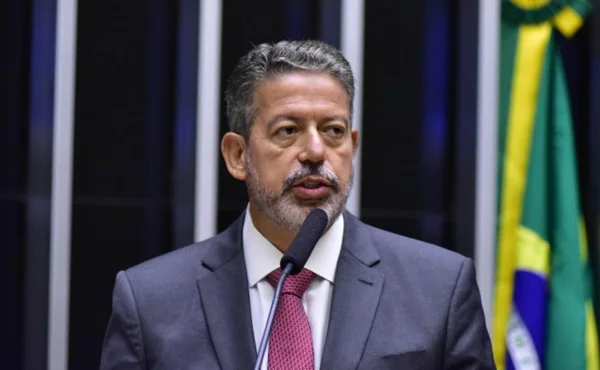 imagem colorida mostra presidente da câmara dos deputados arthur lira - Metrópoles