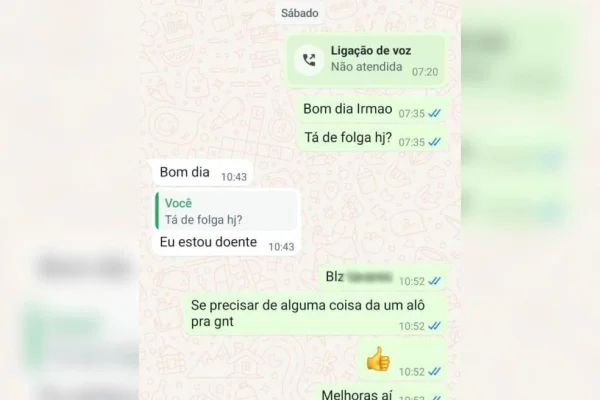 Imagem colorida mostra print de mensagem enviada por colega de Isac Tavares Santos e respondida pelo filho adolescente dele, que o havia matado na noite anterior - Metrópoles