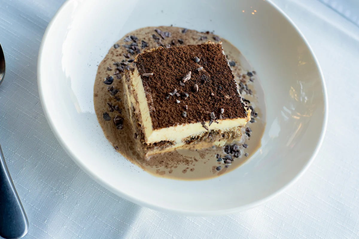 Tiramisu de cacau e creme de café Tiramisu de cacau e creme de café