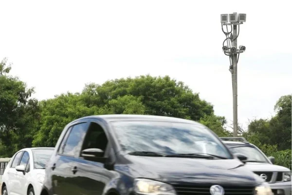 Engenheiro e mestre em transportes Sergio Ejzenberg atribui a diminuição na quantidade de multas de trânsito à baixa fiscalização - Metrópoles