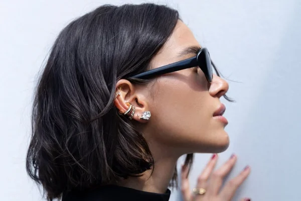De cabelos curtos, Bruna Marquezine compartilha novo visual