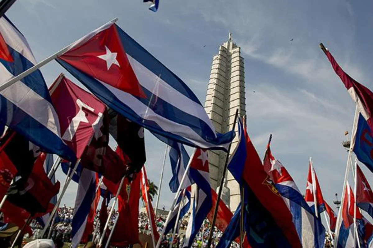 Governo Trump endurece sanções a Cuba e restringe acesso a bancos dos EUA