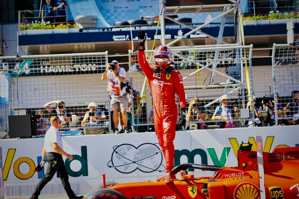 Leclerc promete ser mais agressivo após ser superado por Verstappen