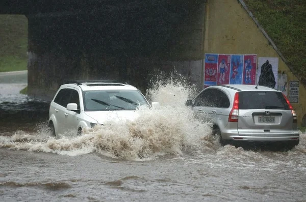 Defesa Civil e Inmet alertam para chuva forte e ventos no DF