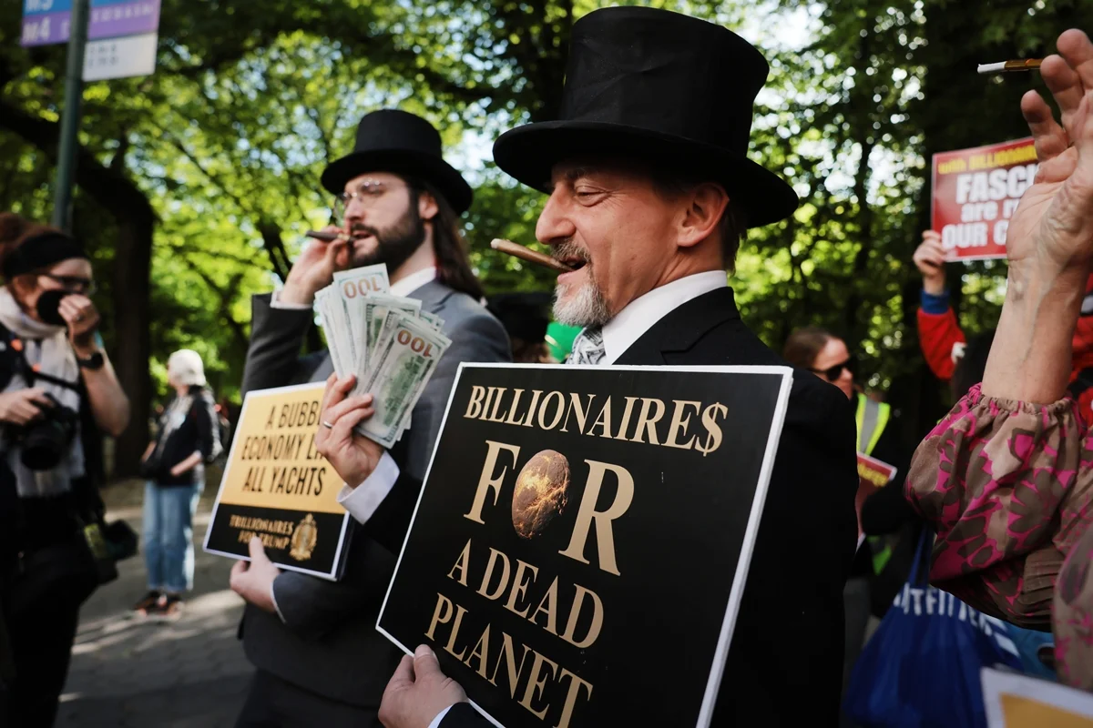 Protestos contra Bezos e Trump Protestos contra Bezos e Trump