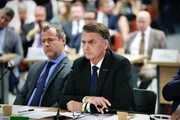 Bolsonaro é um dos oito réus investigados por supostamente tramarem um golpe de Estado no Brasil Bolsonaro é um dos oito réus investigados por supostamente tramarem um golpe de Estado no Brasil