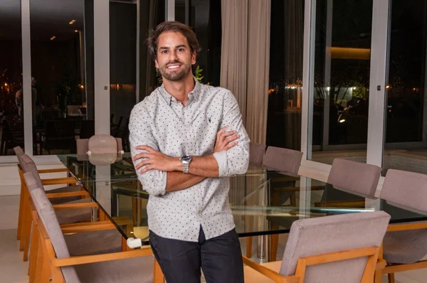 Felipe Nasr recebe amigos e familiares para comemorar vitória nos EUA