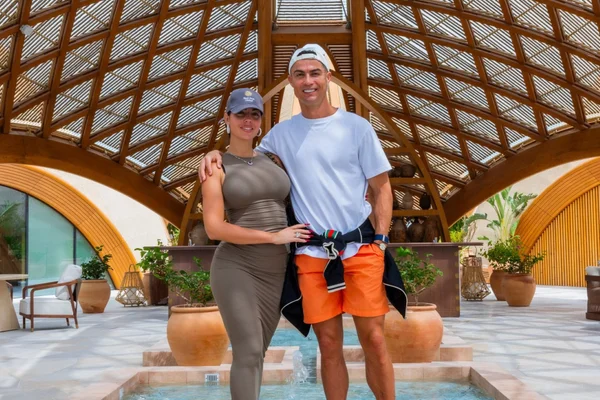 Cristiano Ronaldo compra casas luxuosas no Mar Vermelho. Veja fotos
