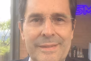 Apresentador e locutor Bob Floriano