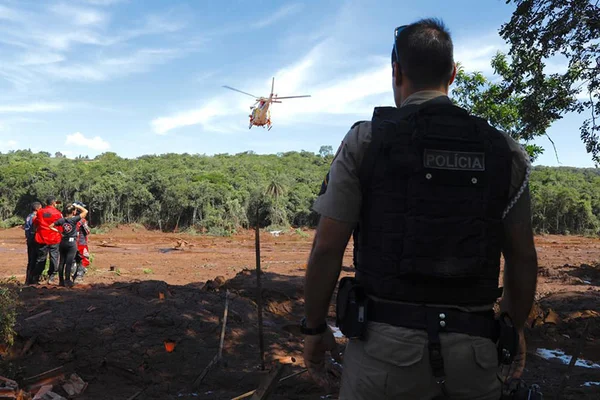Equipamentos israelenses não são efetivos para buscas, dizem bombeiros