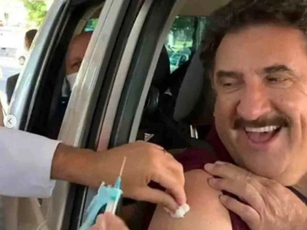 Ratinho é vacinado