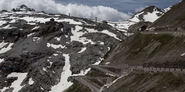 imagem colorida alpes italianos tirol do sul