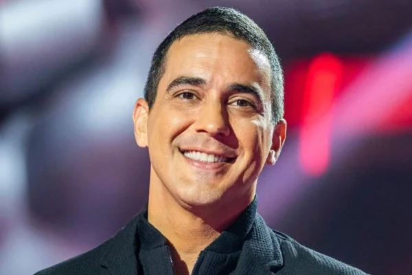 André Marques eterniza cadela com diamantes feitos de cinzas - destaque galeria