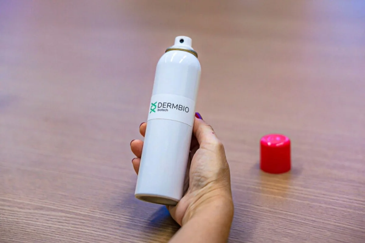 A tecnologia cria uma película sobre o ferimento que é posteriormente absorvida pelo organismo humano A tecnologia cria uma película sobre o ferimento que é posteriormente absorvida pelo organismo humano