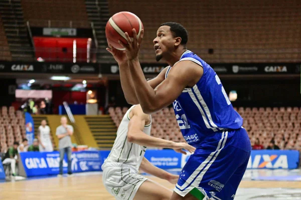 Torneio Abertura NBB: veja como foi Cruzeiro x Caixa Brasília Basquete