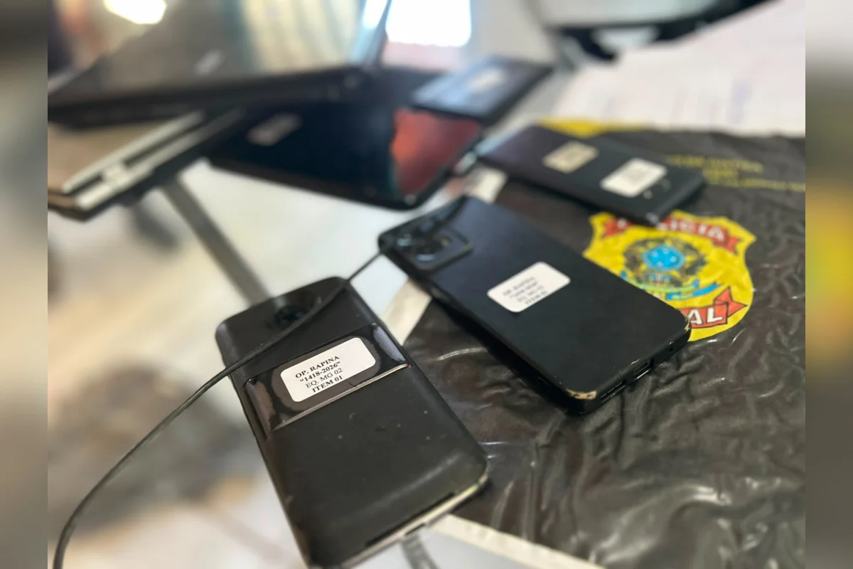 As investigações apontam que o homem filmava os crimes e armazenava os vídeos em seu celular As investigações apontam que o homem filmava os crimes e armazenava os vídeos em seu celular