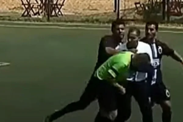 agressão de árbitro