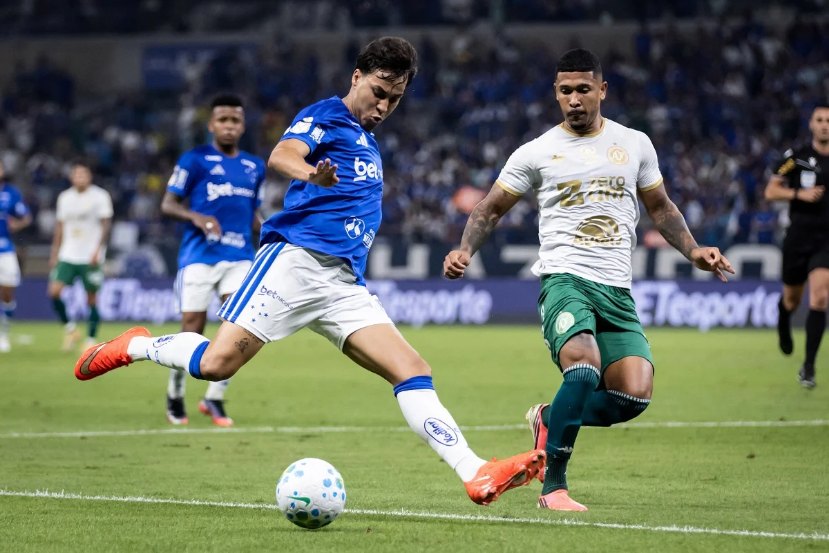As duas equipes se enfrentaram no Mineirão As duas equipes se enfrentaram no Mineirão