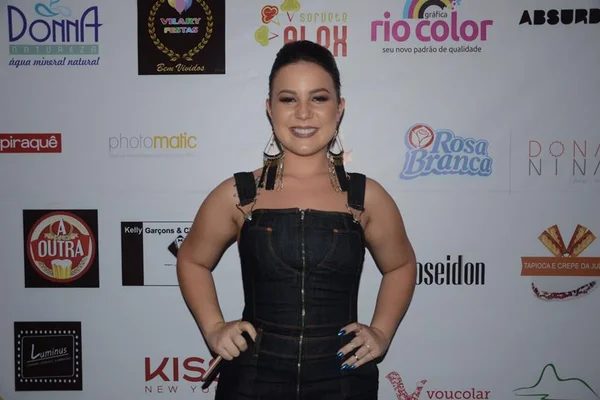 Ex-BBB garante sofrer gordofobia nas redes sociais