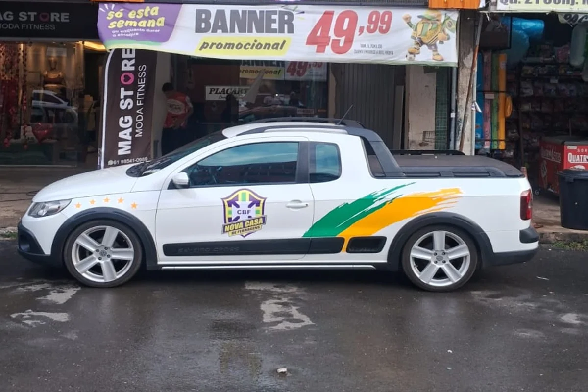 Carros enfeitados ganham as ruas do DF Carros enfeitados ganham as ruas do DF