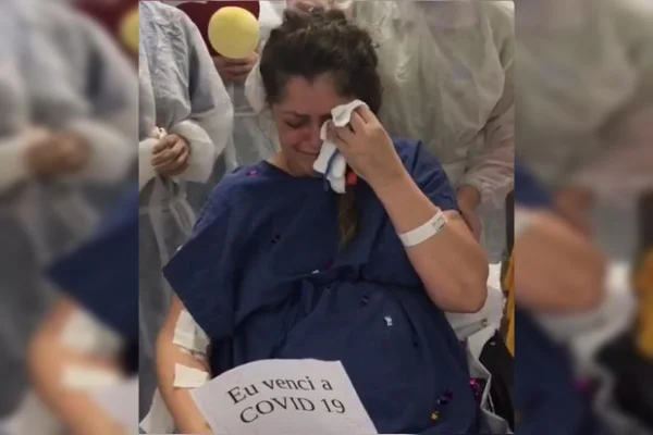 Mulher dá à luz e acorda de coma sem lembrar que pegou Covid-19 em SC