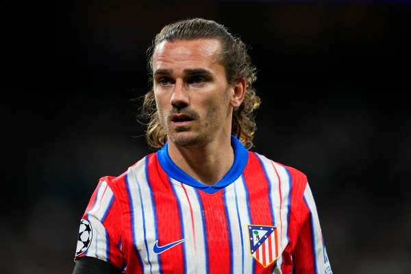 Foto colorida de Griezmann, craque do Real Madrid - Metrópoles