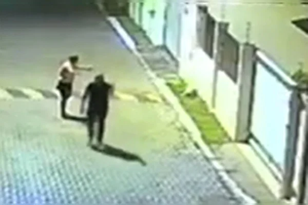 Cadela foge, ataca criança de 10 anos e é morta a tiros por CAC no DF