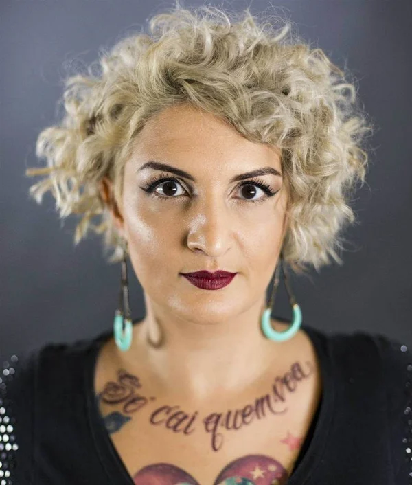 Mulheres usam as redes sociais para relatar casos de estupro