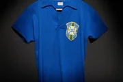 Copa: camisa de Pelé usada em 1958 é vendida por R$ 25 milhões - imagem 2 Copa: camisa de Pelé usada em 1958 é vendida por R$ 25 milhões - imagem 2