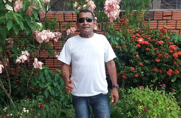 Pai mata filho a facada: “Era um saco de pancada”, diz advogado
