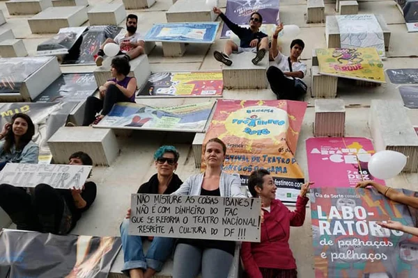 Cancelar o FAC é uma chantagem perversa. É a arquitetura da destruição