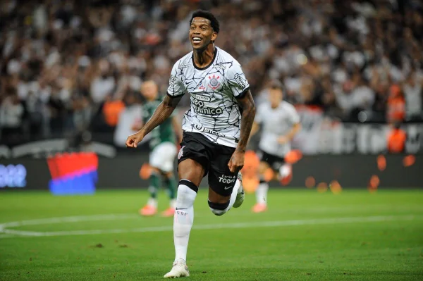 Corinthians vence nos pênaltis e pega o São Paulo na semi do Paulista