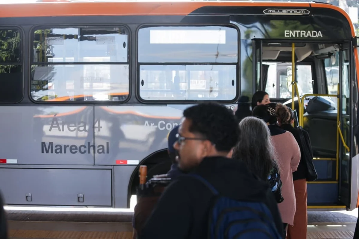 A decisão pelo encerramento do movimento foi tomada durante uma assembleia realizada na garagem da empresa, no P Sul, em Ceilândia (DF), após a confirmação do depósito dos salários pela concessionária A decisão pelo encerramento do movimento foi tomada durante uma assembleia realizada na garagem da empresa, no P Sul, em Ceilândia (DF), após a confirmação do depósito dos salários pela concessionária