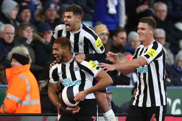 Jogadores do Newcastle comemorando gol