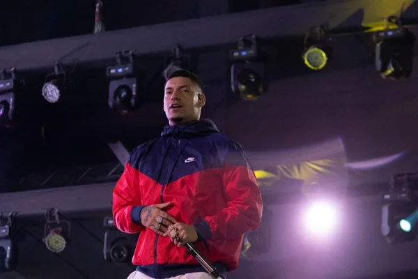 Filipe Ret agita noite de rap nacional para 12 mil pessoas no Na Praia