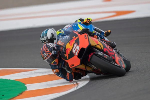 Imagem colorida do Moto GP - Metrópoles