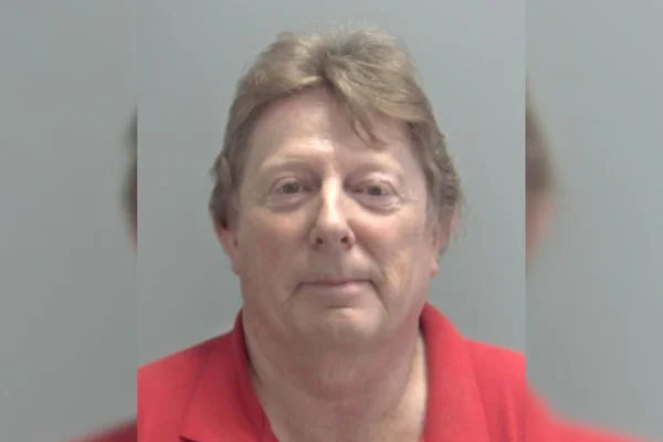 Foto colorida de Rodney Johnston, homem é condenado após forçar mulher a sexo com estranhos por 30 anos - Metrópoles