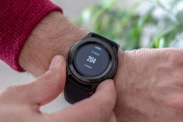 BBB22: Cinco opções de smartwatches parecidos com os do reality