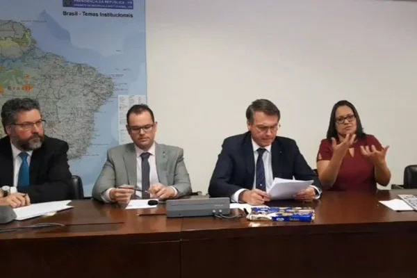 No Facebook, Bolsonaro sinaliza tolerância com trabalho infantil