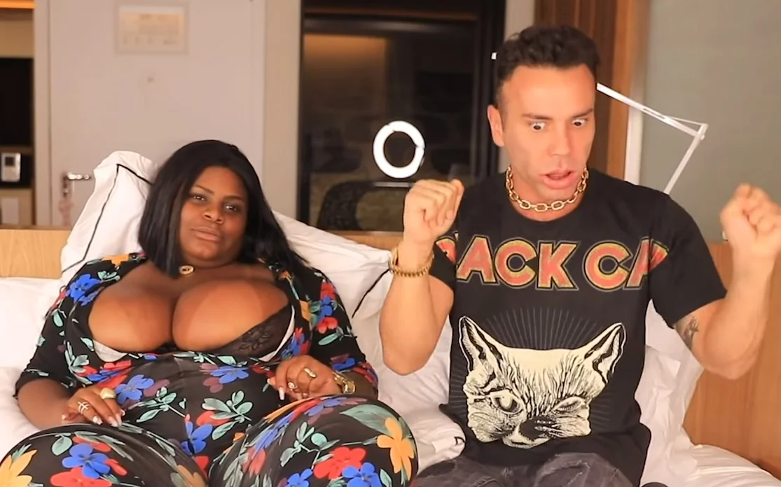Afirmou já ter usado brinquedos sexuais em um ex-namorado Afirmou já ter usado brinquedos sexuais em um ex-namorado